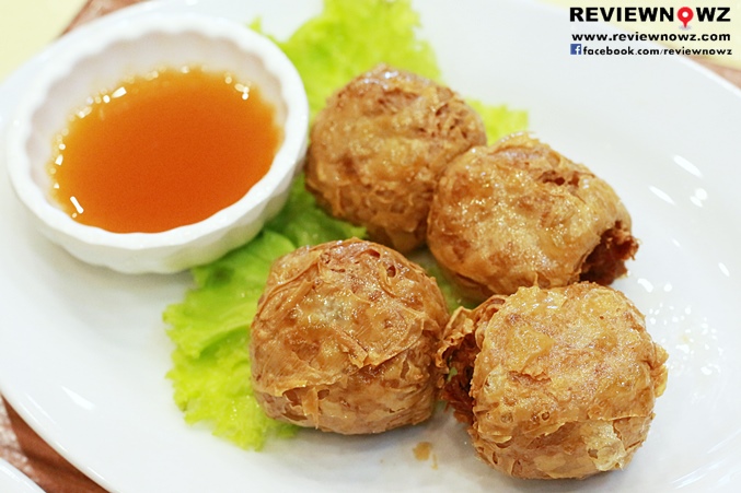 Deep fried crab meat in tofu skin