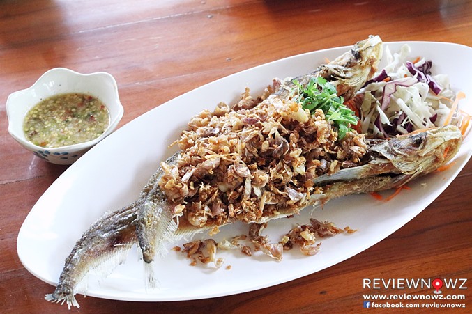 ปลาเนื้ออ่อนทอดกระเทียม