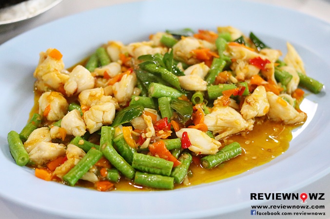 เนื้อปูผัดพริกเหลือง