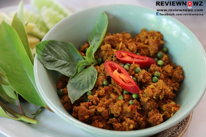 Minced Pork with Spicy Curry Paste