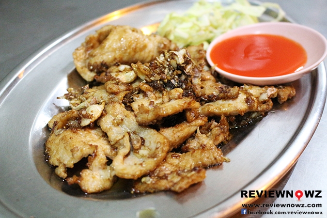 หมูหมักทอดกระเทียม