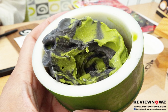 Charcoal-Matcha 'mixed' soft-cream