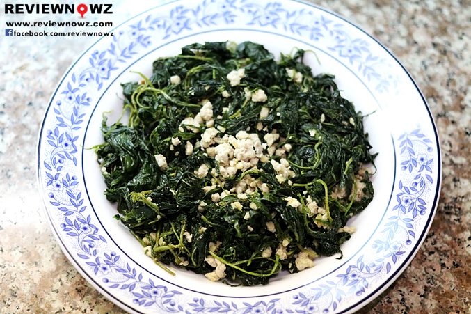 ใบปอผัดหมูสับ