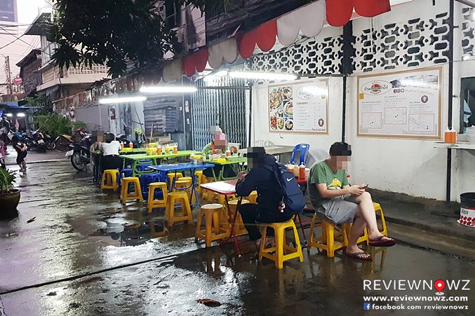 บรรยากาศร้านคั่วไก่สวนมะลิ