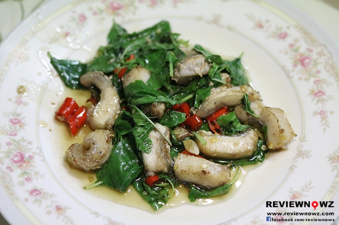 ท้องปลาผัดกระเพรา