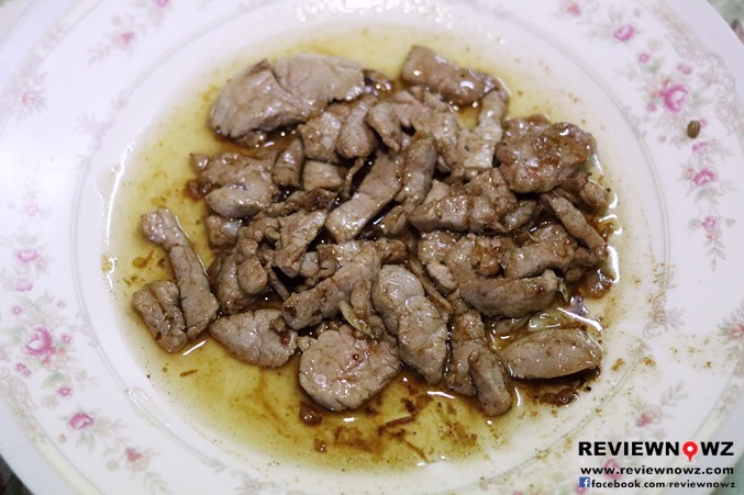 หมูกระเทียมพริกไทย