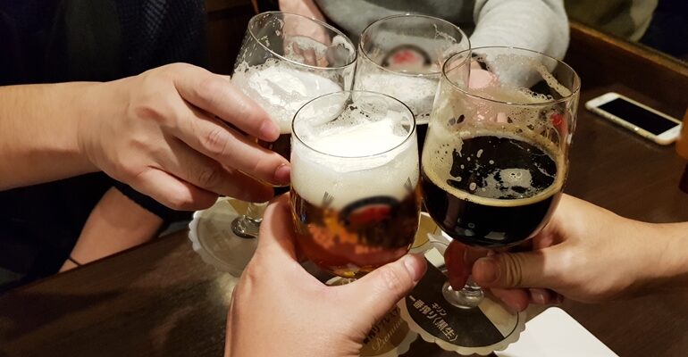 รวม 20 ร้านดื่มไม่อั้น เริ่มตั้งแต่ฟรี! มีดื่มได้ตั้งแต่ 90 นาทีจนถึง 6 ชั่วโมงครึ่ง! งานนี้เน้นดื่มไม่เน้นกิน