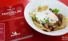 กว่า 60 ปีกับที่สุดของก๋วยเตี๋ยวคั่วไก่เตาถ่าน Michelin Guide 3 ปีซ้อนที่ ก๋วยเตี๋ยวคั่วไก่สวนมะลิ