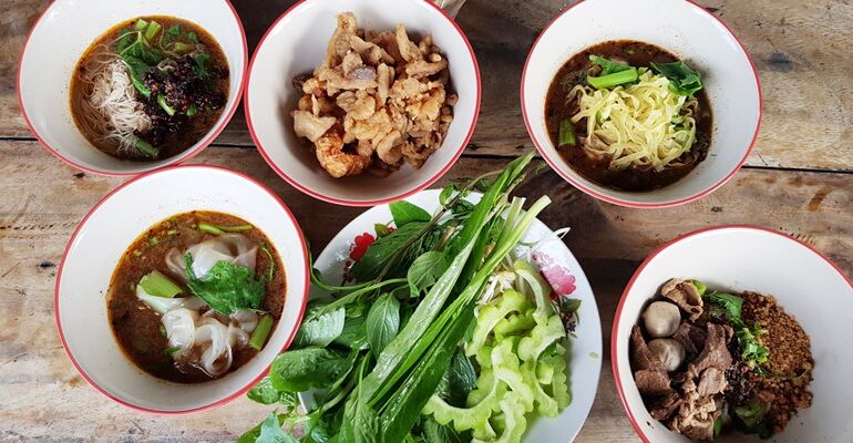 มีดีมากกว่าก๋วยเตี๋ยว! กับ อุ๋ย ก๋วยเตี๋ยวเรืออยุธยาเจ้าดังบนถนนนาคนิวาส