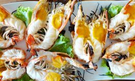 พาไปนั่งริมแม่น้ำเจ้าพระยากินกุ้งเผาที่ เรือนไทยกุ้งเผา วัดเชิงเลน อยุธยา