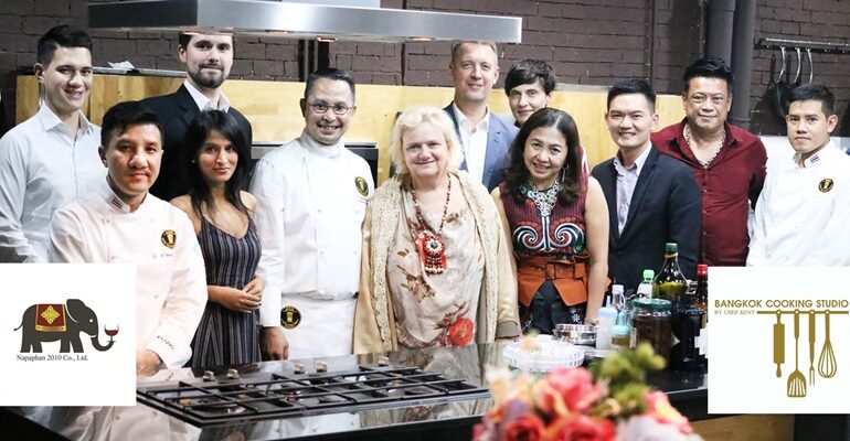 ต้อนรับปีใหม่ 2562 อาหารไทยมื้อพิเศษกับท่านทูตออสเตรียที่ Bangkok Cooking Studio