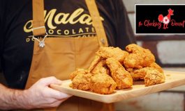 แซนวิชไก่ทอดที่อร่อยที่สุดในเมืองไทยและโดนัททำใหม่ๆตามสั่งโดยเชฟระดับปรุงอาหารในงาน THE GRAMMYS และ Oscars ของอเมริกาที่ The Clucking Donut เพชรบุรีตัดใหม่