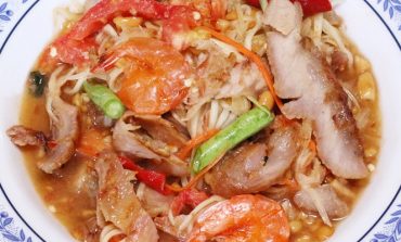 10 ปีกับความแซ่บของอาหารอีสานแห่งโพธิ์สามต้นที่ร้าน จันทร์เพ็ญ อิสรภาพ 29/2