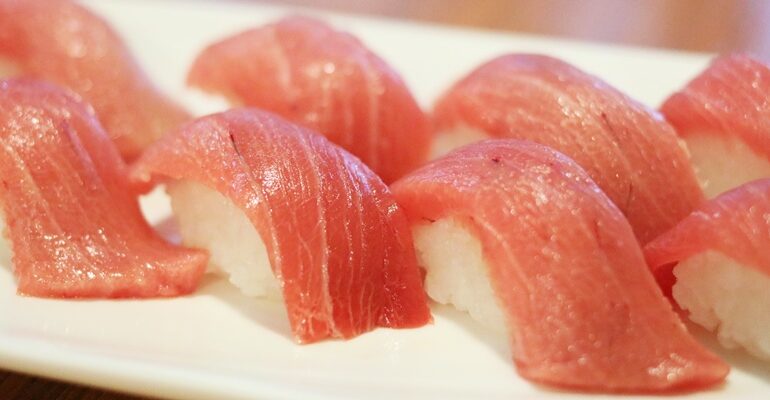 เก็บโปรโมชั่นซูชิโอโทโร่ไม่อั้นที่ Yuzuki Izakaya & Sushi bar สาขาสุรวงศ์