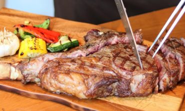 โปร.เนื้อออสเตรเลียลด 50% หอยนางรมฝรั่งเศสและเบียร์สด Hoegaarden 1 แถม1 ที่ The Elephant Butcher & Eatery