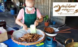 กล้วยอบน้ำผึ้งทอดใหม่ๆร้อนๆทั้งกรอบและหอมอร่อยที่ร้าน กล้วยพัฒธมณฑ์ @ บ้านสวน ชลบุรี