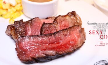 สัมผัสประสบการณ์แสนอร่อยไปกับสเต็กเนื้อนุ่มและซีฟู้ดสดๆในบรรยากาศสวยๆที่ Sexy Cow Prime Steak & Seafood @ หลังสวน