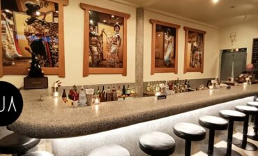 ทำบ่อนให้เป็นร้านอาหารสไตล์ Kushiyaki หอมอร่อยในบ่อนเก่าที่ JUA @ เจริญกรุง 28