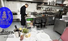 Chef's Table นั่งทานที่โต๊ะที่ไม่ได้ถูกออกแบบเอาไว้ให้อยู่ในครัวที่ Château Botanic @ Radisson Hotel Chateau de Bangkok