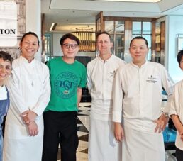 นานๆจะมีมากับที่สุดบุฟเฟต์มื้อพิเศษ Lily's - The Ritz-Carlton Bangkok @ One Bangkok